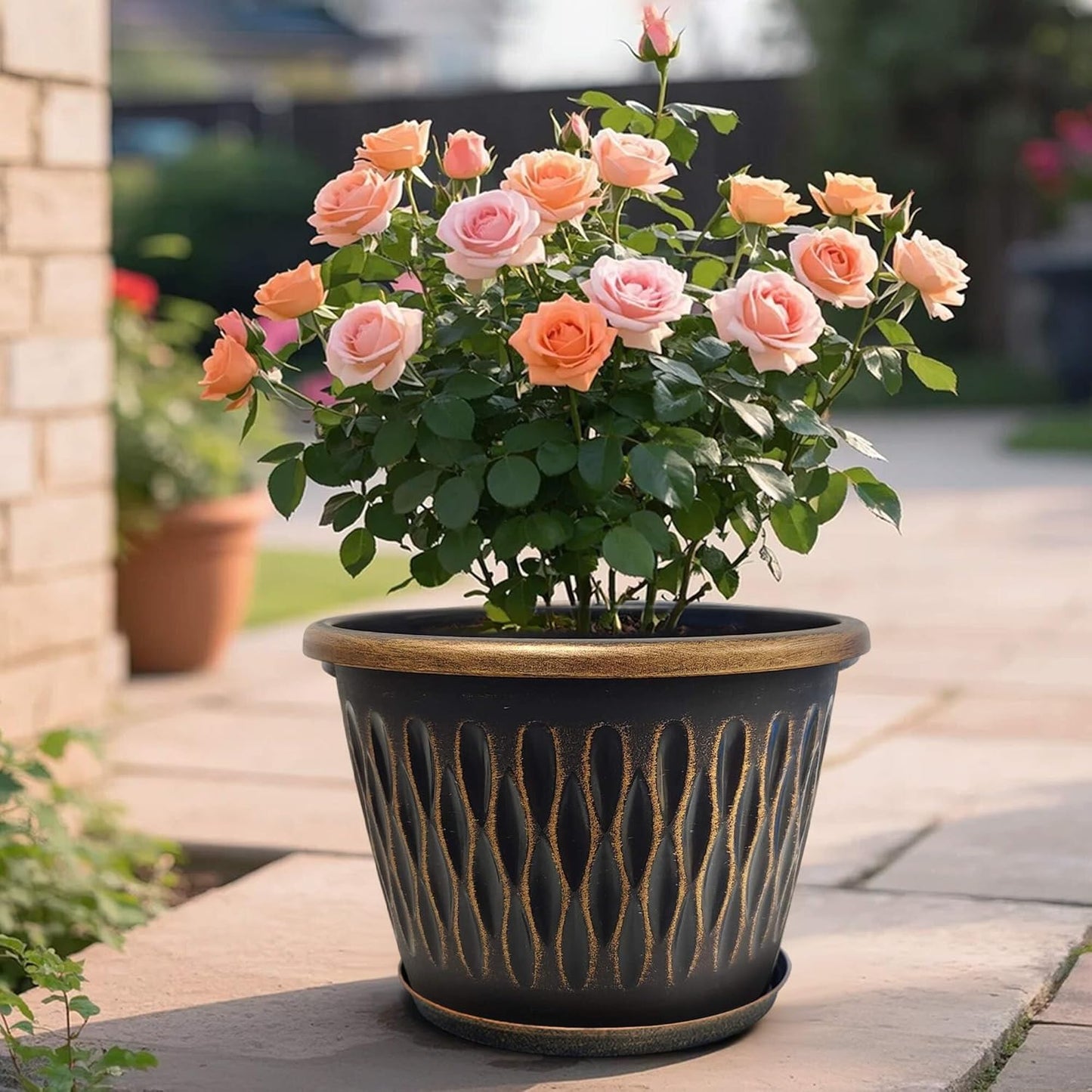 4 Pack 9 Inch Retro Plant Pots, Vintage Striped Flower Pots with Drainage Hole & Saucer, Large Plastic Planters for Indoor and Outdoor Plants, Decorative Garden Pots(Gold)