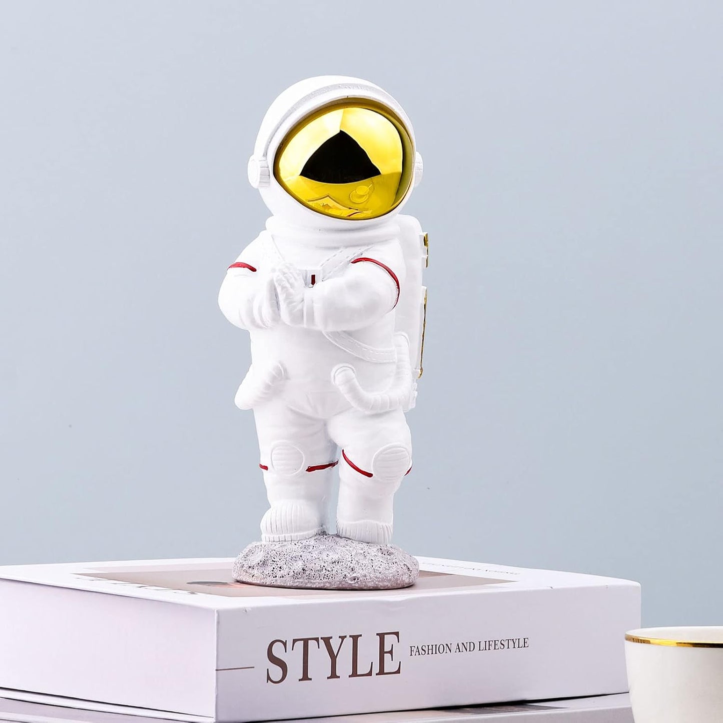 Astronaut Figurine Statue,Outer Space Room Decor,Astronaut Decor,Kung Fu Astronaut Figure Sculpture for Desktop Tabletop Decor, Resin Spaceman Planet Desk Ornament for Outer Space Themed Bedroom Decor