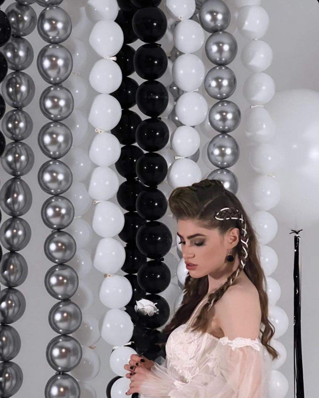 Black and White Quick Link Balloons, 100PCS Latex Linking Balloons for Making Balloon Wall Balloon Arch Balloon Chains and Wedding Birthday Baby Shower Engagement Graduation Party Decorations (6inch)