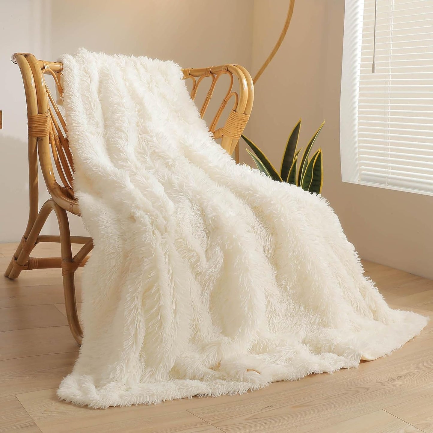 XeGe Luxury Faux Fur Blanket, Ivory Soft Big Fluffy Throw, Shaggy Plush Decorative Couch Blanket, Cute Off White Furry Fuzzy Throw for Bed Bedroom Living Room Beige, 60x90