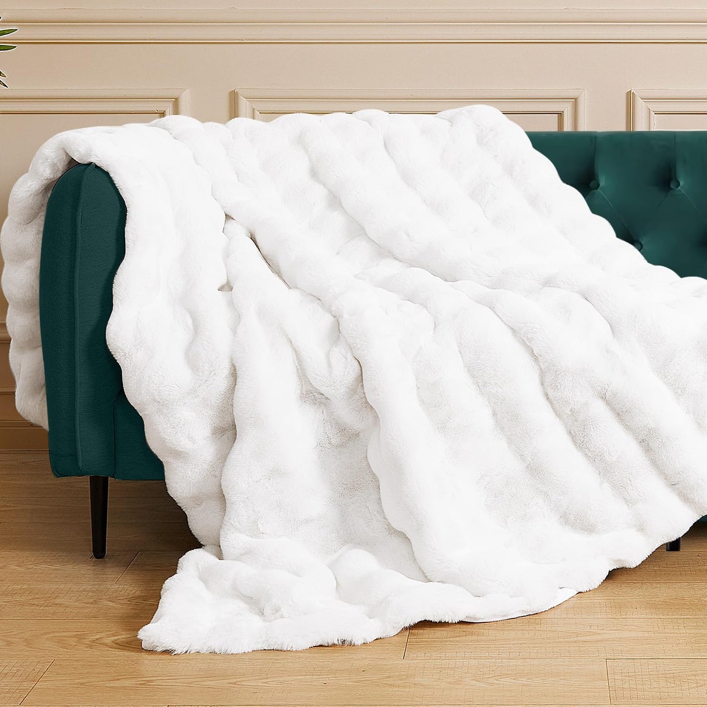 White Faux Rabbit Fur Throw Blanket for Bed Living Room 50x60 Thick Soft Throw Blanket Fluffy Bed Furry Best Housewarming Home Gifts 860 GSM