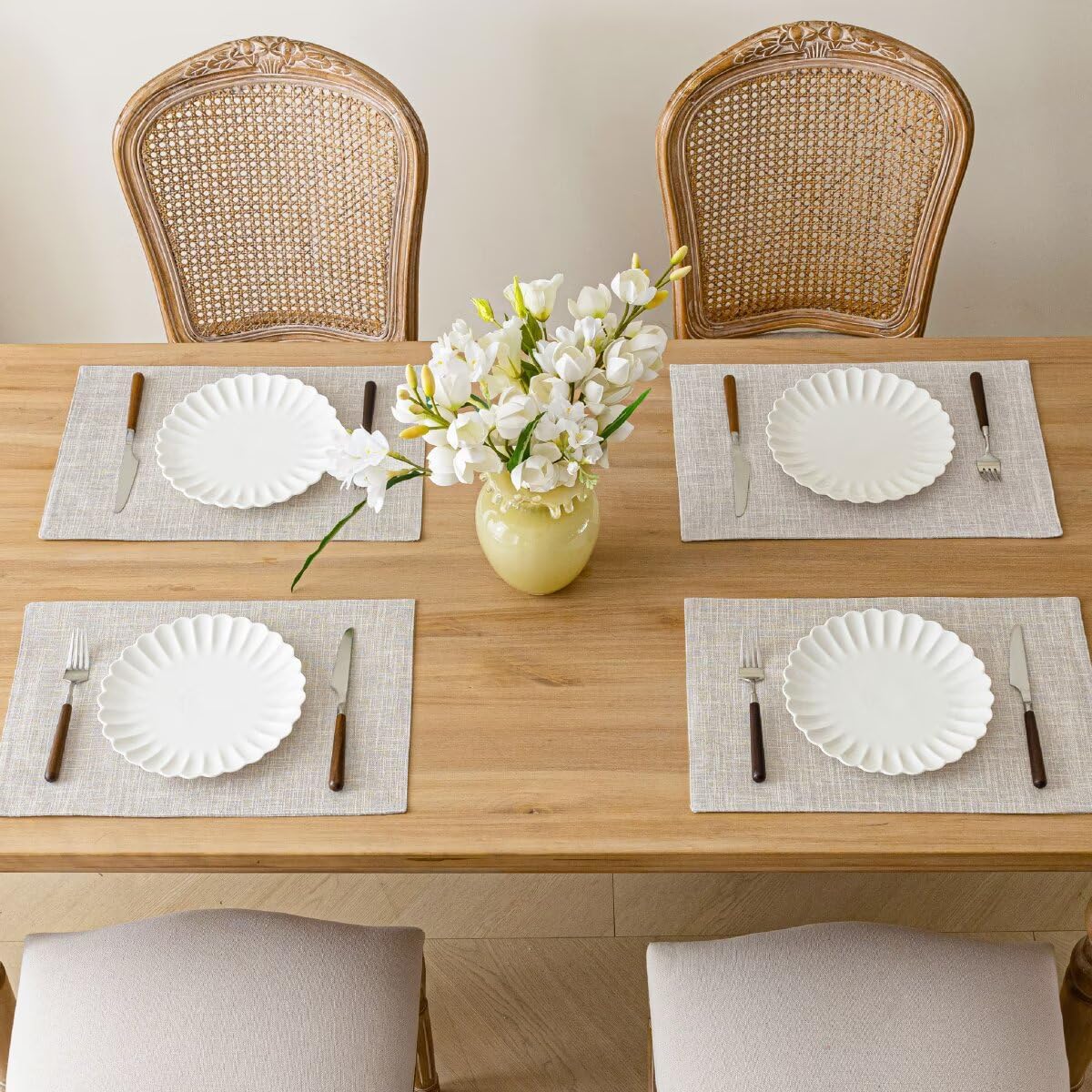 Placemats Set of 4, Bilayer Thickened Linen Place Mats Heat Resistant Machine Washable Wrinkle Free Carefully Selected Polyester Mats for Kitchen/Dining/Coffee Table (Cream Beige)