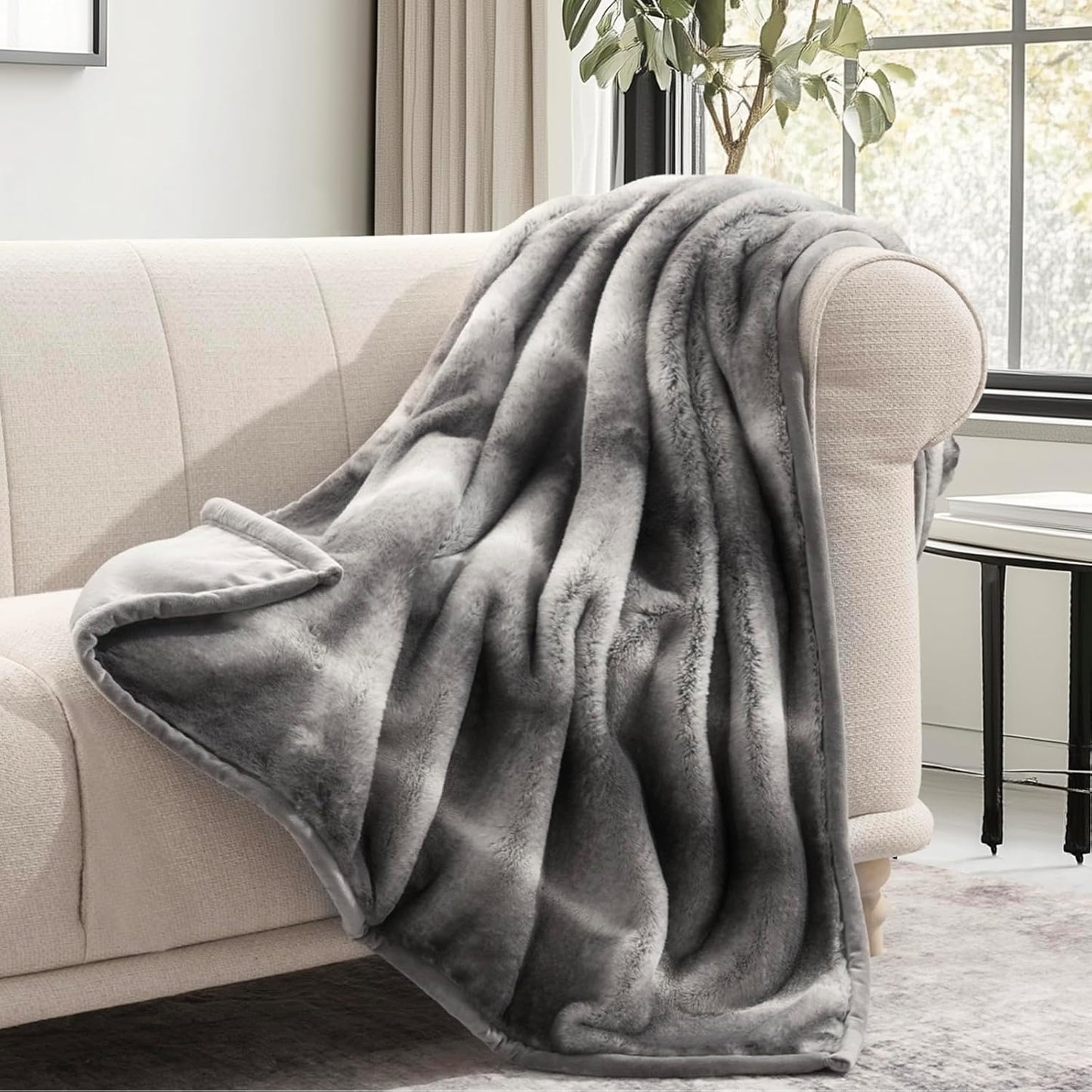 Ultra Soft Luxury Fluffy Mink Faux Fur Throw Blanket, Thick Warm Fall Winter Blankets for Bed, Couch, Cozy Plush Reversible Blanket for Chair, Sofa (Ombré Silver Onyx, 50"x60")