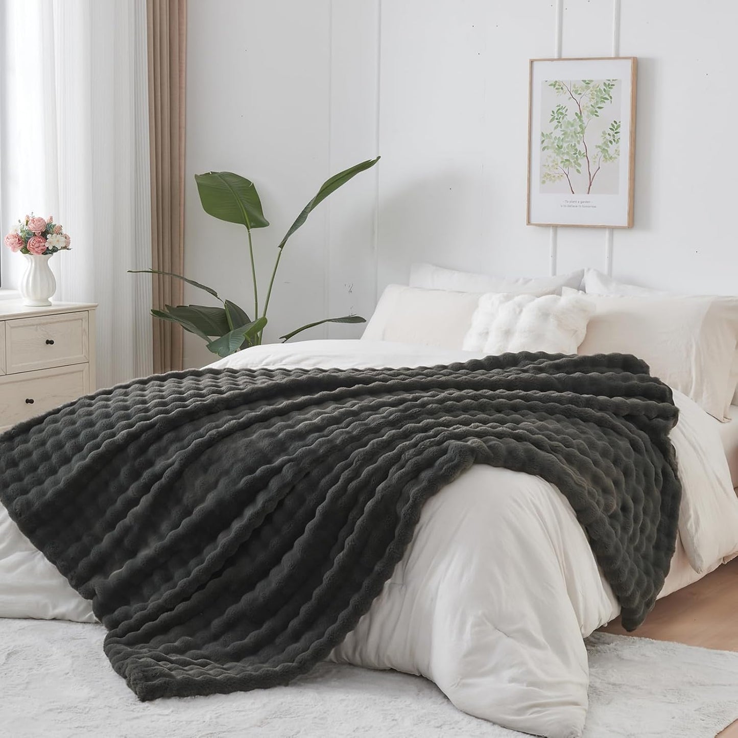 NEWCOSPLAY Faux Fur Twin Blanket Grey Bubble Blanket Thick Warm Soft for Couch Sofa Bed 550GSM (Grey, Twin(60"x80"))