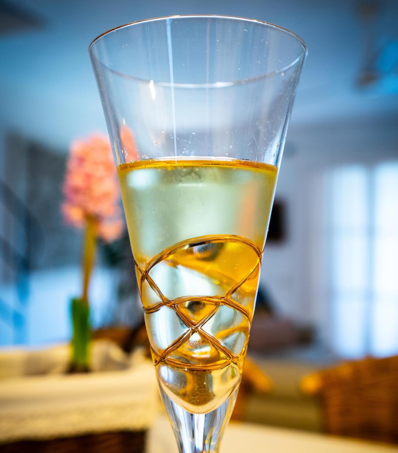 Victoria Barcelona Champagne Flute Set of 2 – 7.5 oz Mouth‑Blown Golden Luster Glass | Hand‑Painted with Real Gold Dust, Gaudí & Murano Inspired | Artistic Premium Gift Ideas for Her or Him