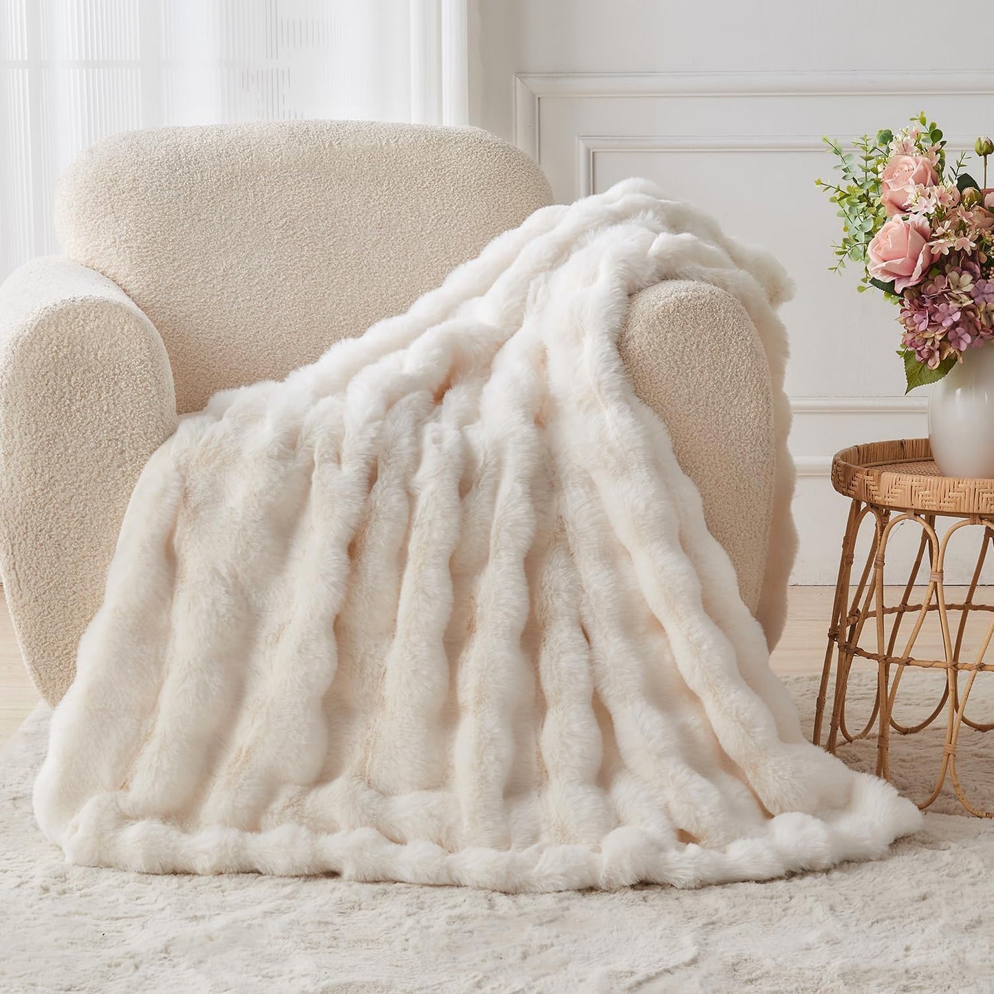 Lotus Karen Faux Fur Throw Blanket Cream White - Big Bubble Rabbit Fluff Blanket for Couch, Small Fluffy Fuzzy Cozy Blanket, Thick Furry Plush Shaggy Blankets, 50x60 Inches