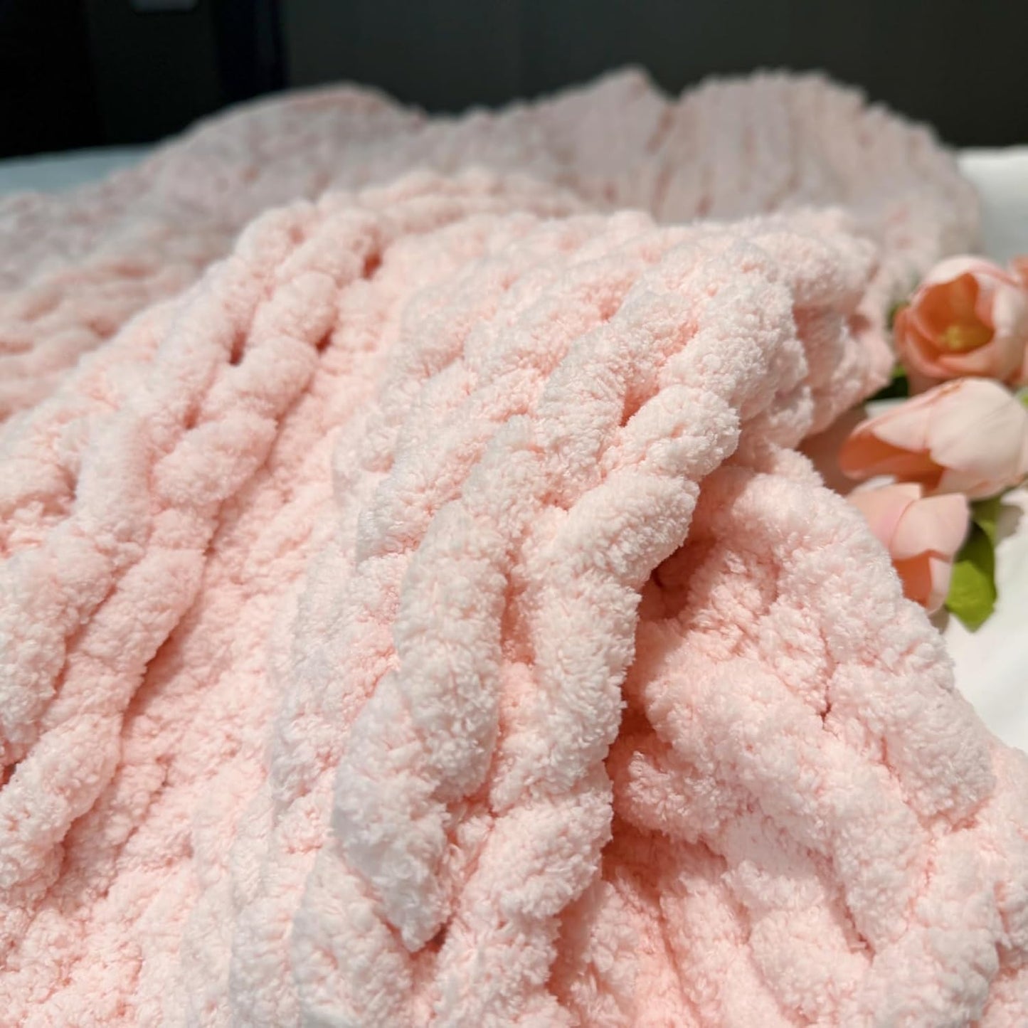 Chunky Knit Blanket Throw 40"x60", Chenille Throw Blankets, Handmade Warm & Cozy Blanket Couch Bed Home Decor, Soft Breathable Fleece Banket, Christmas for Couch Bed Sofa Best Gift (Pink)