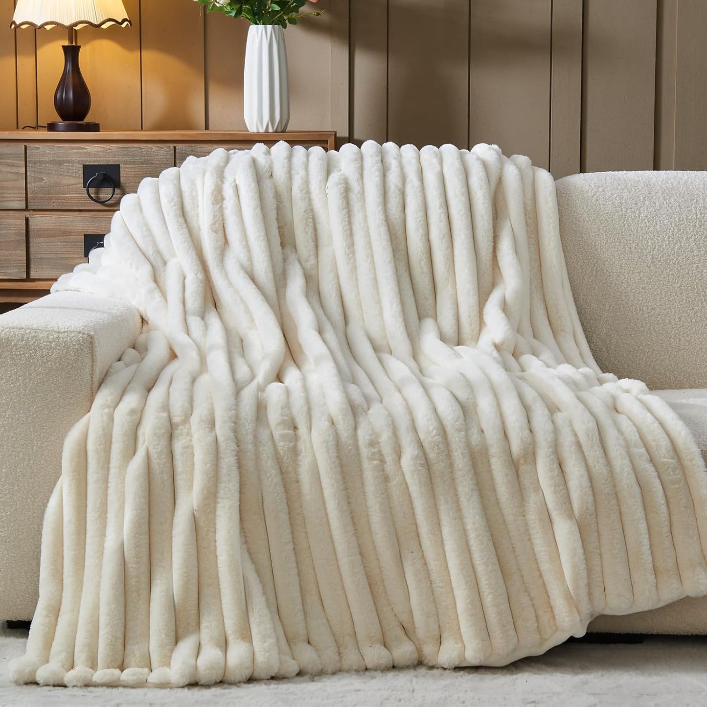 NEWCOSPLAY Faux Fur Throw Blanket Ivory 3D Ribbed Plush Thick Warm Blanket for Couch Sofa Bed 850GSM (Ivory Ribbed, Throw(50"x60"))