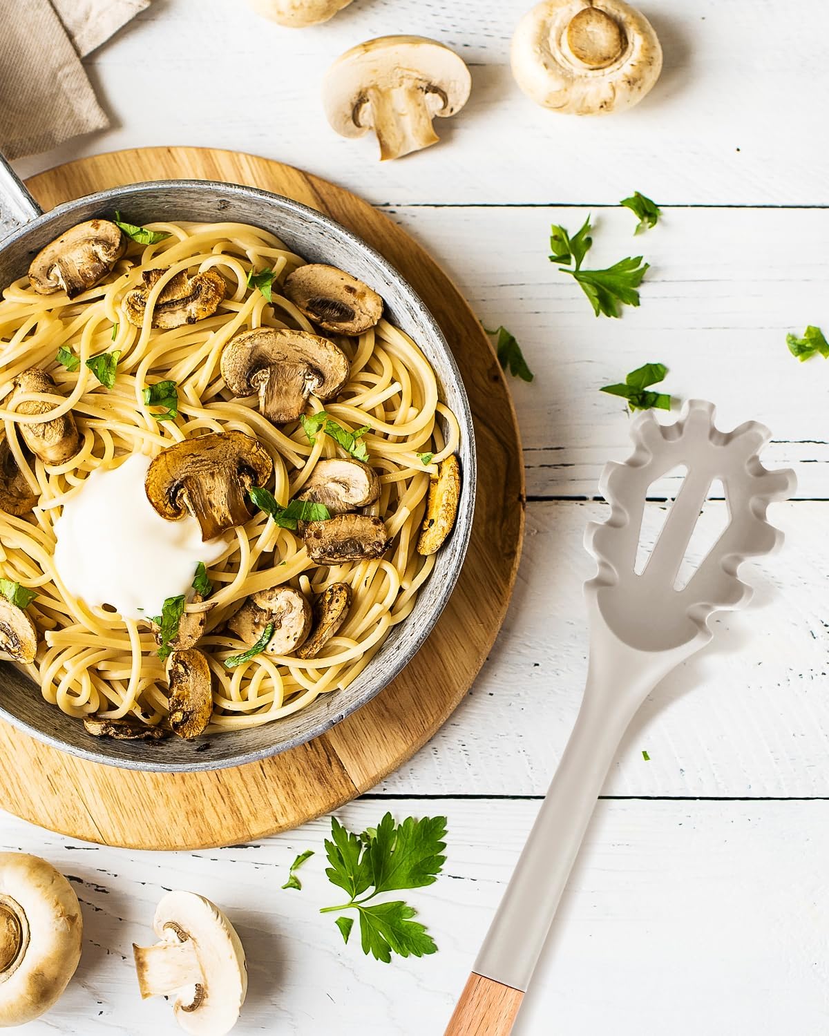 Silicone Pasta Fork, Kitchen Heat Resistant Noodle Spoon Server, BPA Free Spaghetti Strainer,12.8 inch (Khaki)