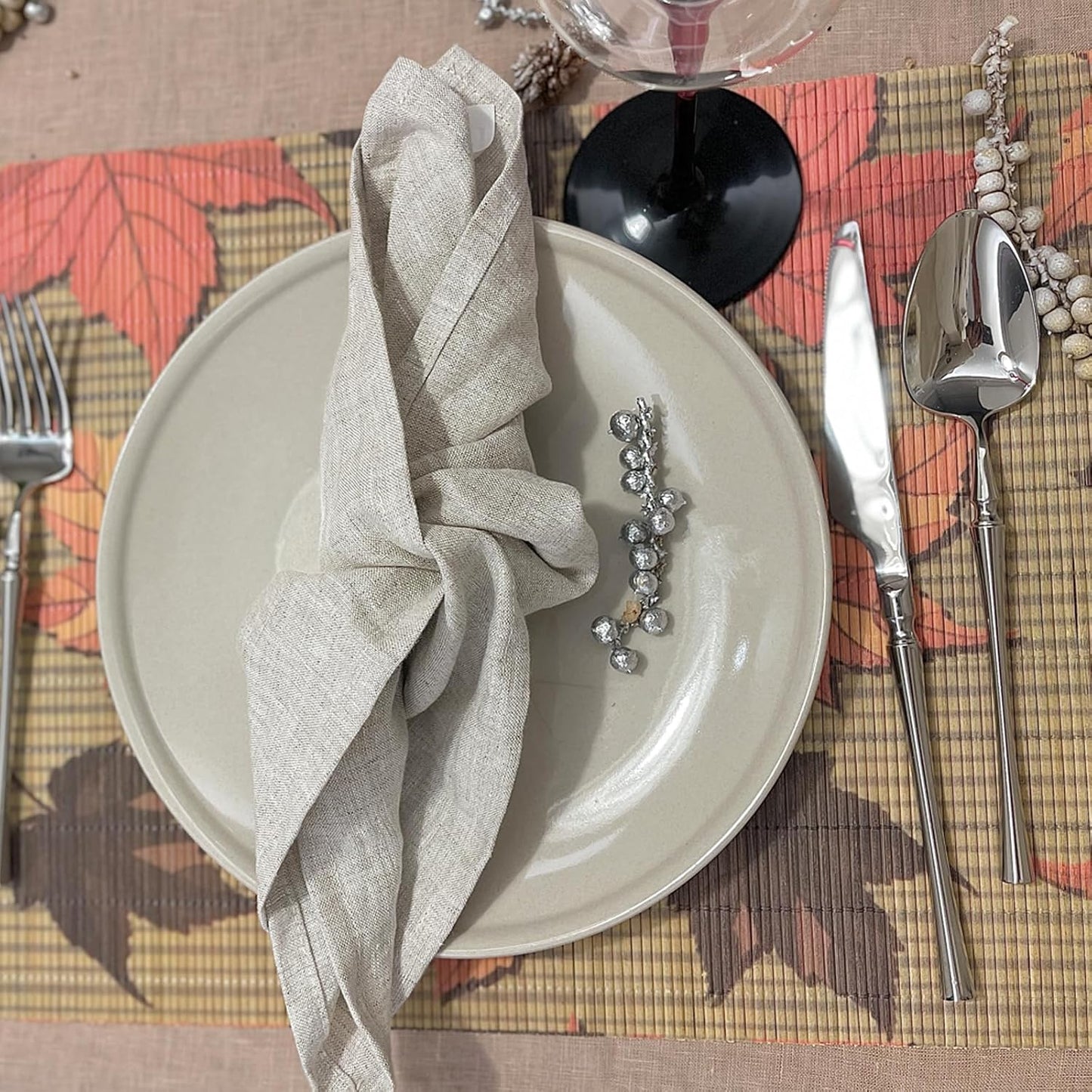 ANDSTAR Set of 8Pcs Bamboo Placemats 17.7X11.8Inch Sushi Rolling Mat Japanese Style Bamboo Mat Place Mats Washable Heat Resistant Table Mats for Dinner Dining Table （Maple Leaves）