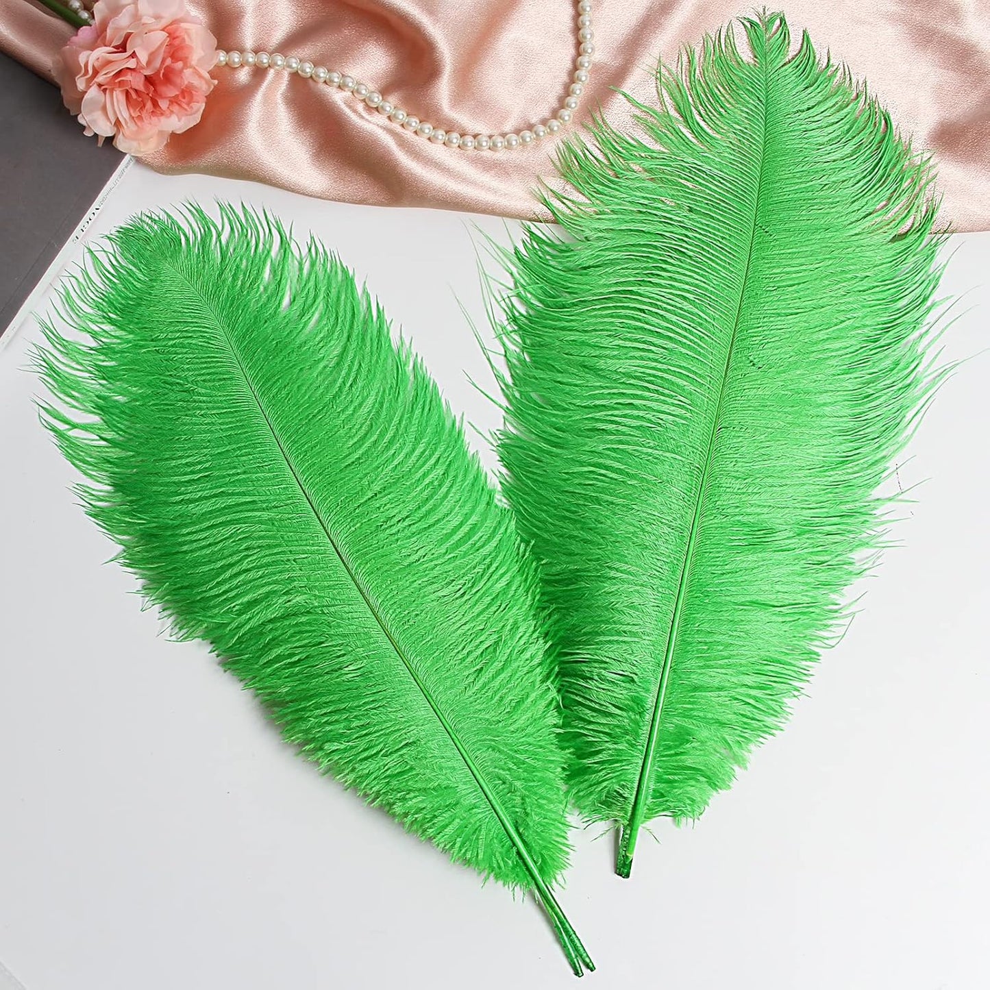 THARAHT Green Ostrich Feathers 12pcs Large Natural Bulk 12-14Inch 30cm-35cm for Wedding Party Centerpieces Mardi Gras and Home Decoration Feathers