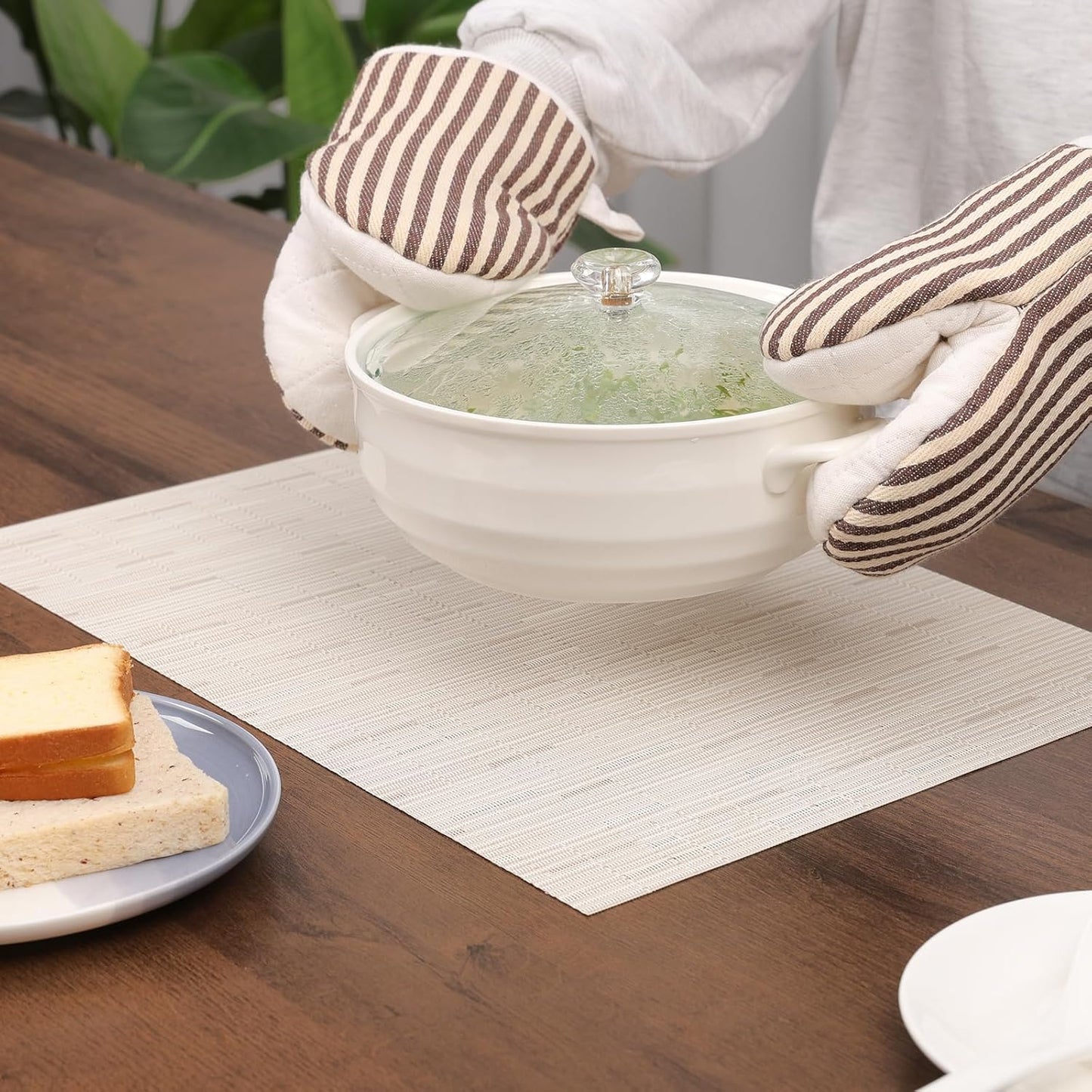 Myir JUN Placemats Set of 6, Vinyl Woven Placemats Place Mats Indoor Washable Table Mats Non-Slip Place mats for Dining Table (B-White, Set of 6)