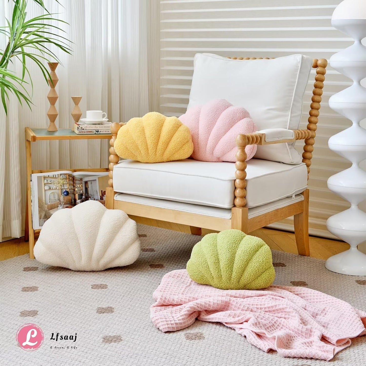 Beige Seashell Throw Pillows, Shell Shaped Throw Pillows, 13 Inch Soft Home Decorative Pillow Plush Cushion for Bed Couch Living Sofa Room Decor Accent Throw Pillow