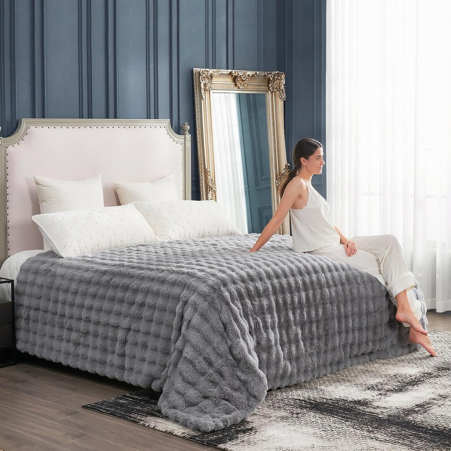 Cozy Bliss Faux Fur Throw Blanket for Couch, Fuzzy Soft Plush Thick Bubble Blanket for Sofa Bedroom Living Room, 108 * 90 Inches Light Grey