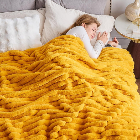 NEWCOSPLAY Faux Fur Twin Blanket Mustard Yellow 3D Ribbed Plush Thick Warm Blanket for Couch Sofa Bed 850GSM (Mustard Yellow Ribbed, Twin(60"x80"))