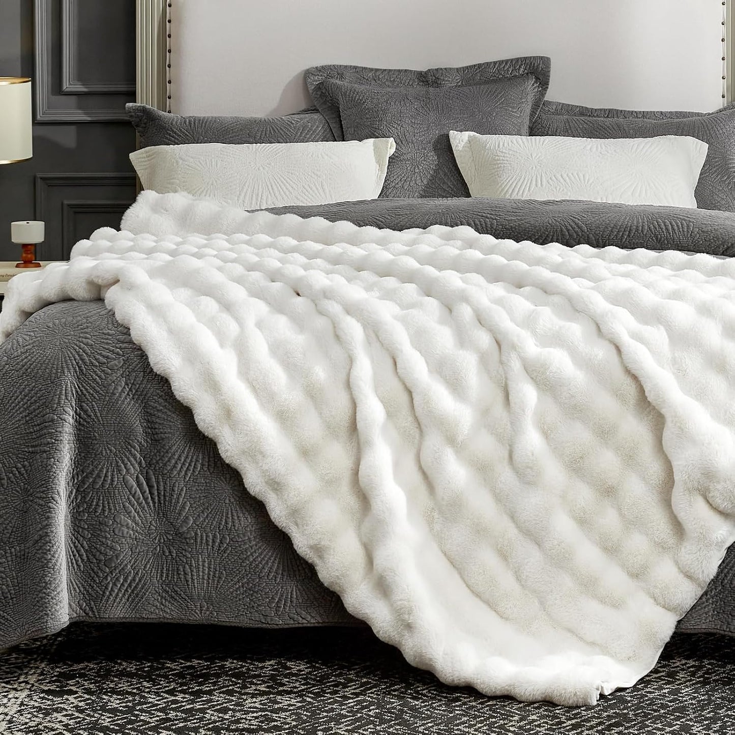 Cozy Bliss Faux Fur Throw Blanket for Couch, Fuzzy Soft Plush Thick Bubble Blanket for Sofa Bedroom Living Room, 60 * 80 Inches Cream White