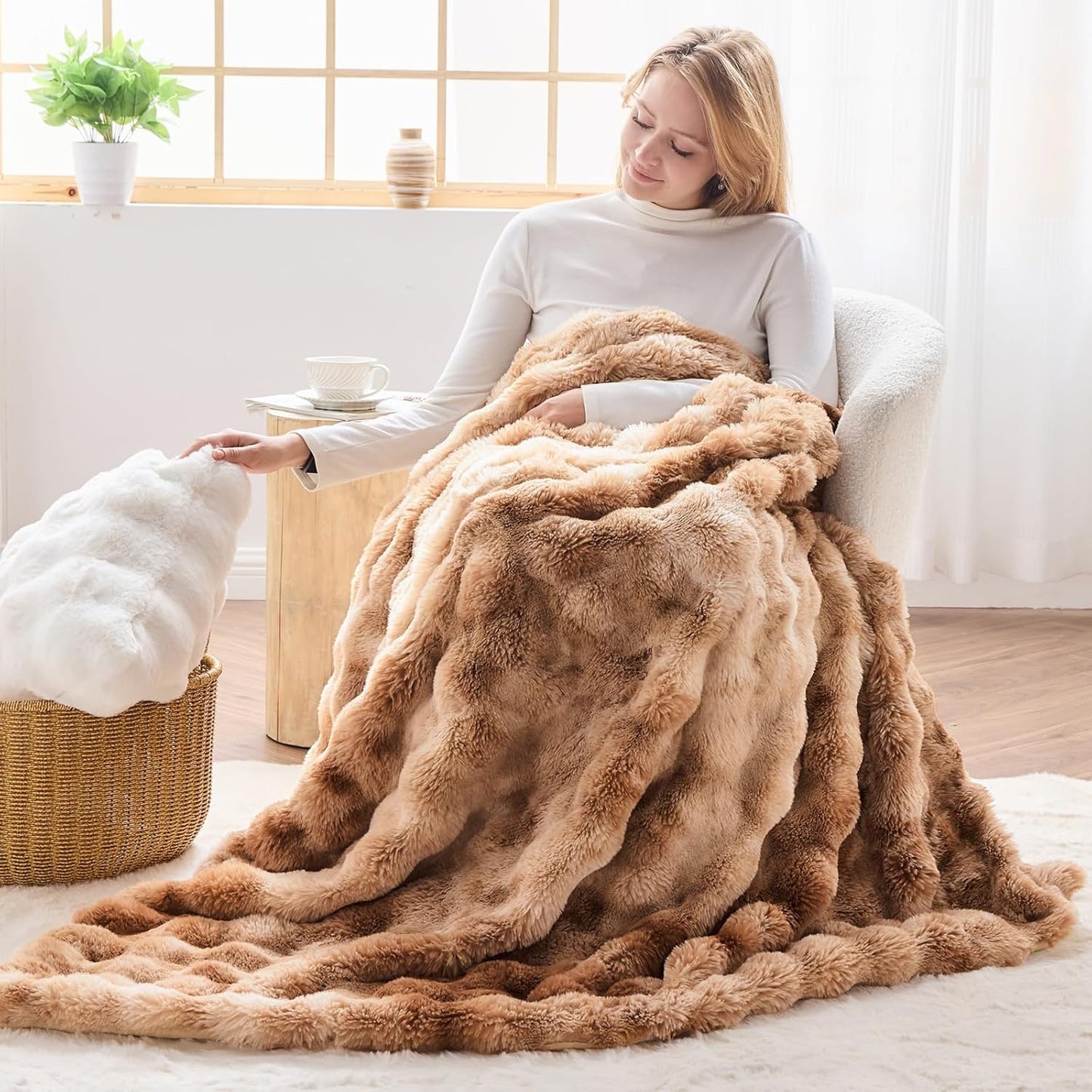 NEWCOSPLAY Faux Fur Throw Blanket Tie-dye Beige Luxury Fluffy Thick Warm Bubble Blanket for Couch Sofa Bed 700GSM (Tie-dye Beige, Throw(50"x60"))