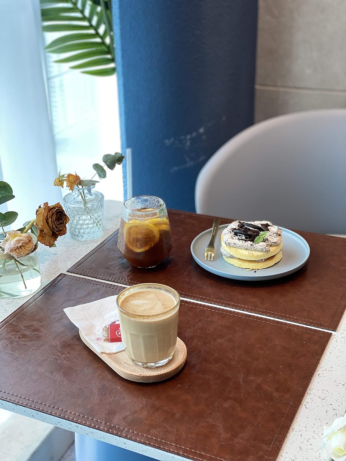 Waterproof PU Placemats, Faux Leather Dining Table Mat, Set of 6, Easy to Wipe Off Scrub Vinyl Mat, Heat & Stain Resistant for Office Conference Table, Home Decor