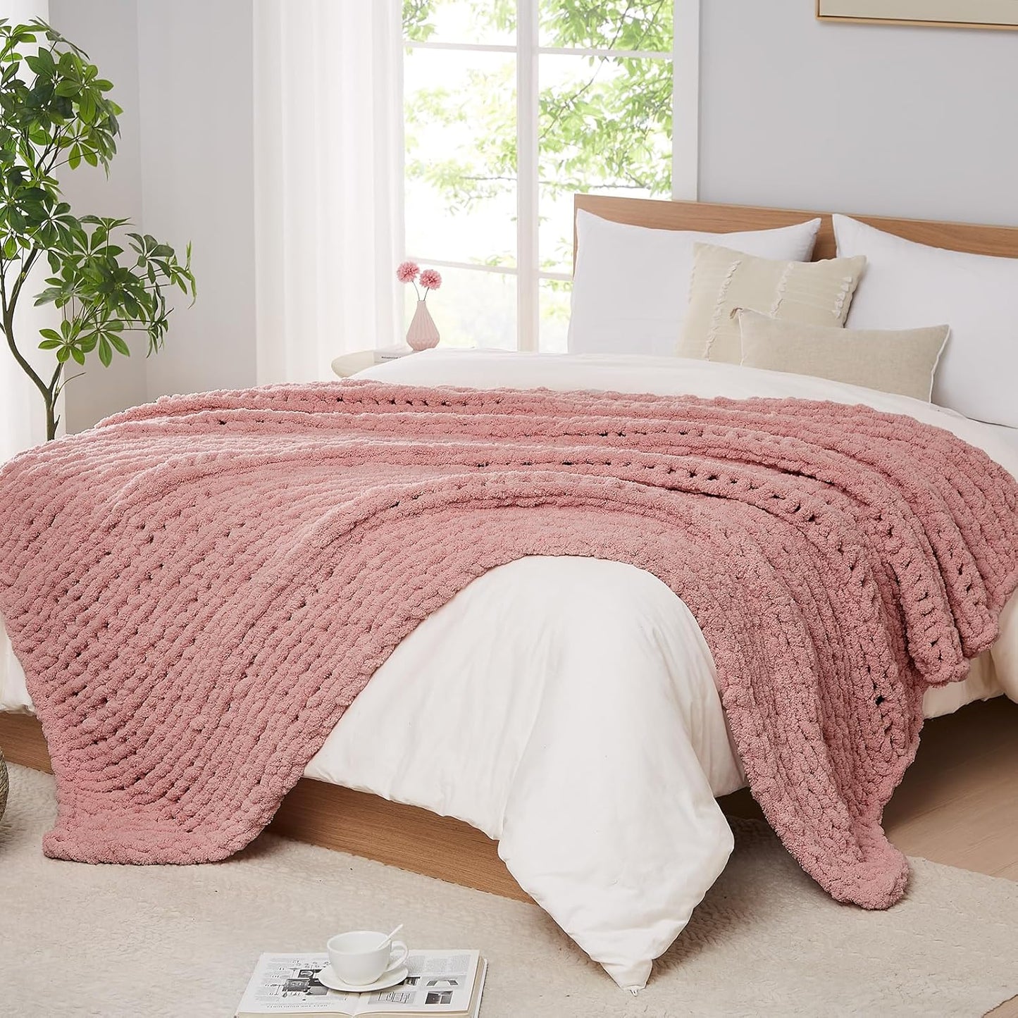 L'AGRATY Chunky Knit Blanket Throw: 72''x84'' Chenille Chunky Knitted Throw Blanket for Bed Couch - Handmade Thick Big Cable Knit Blanket - Large Chunky Crochet Blanket for Home Decor(Rose Pink)