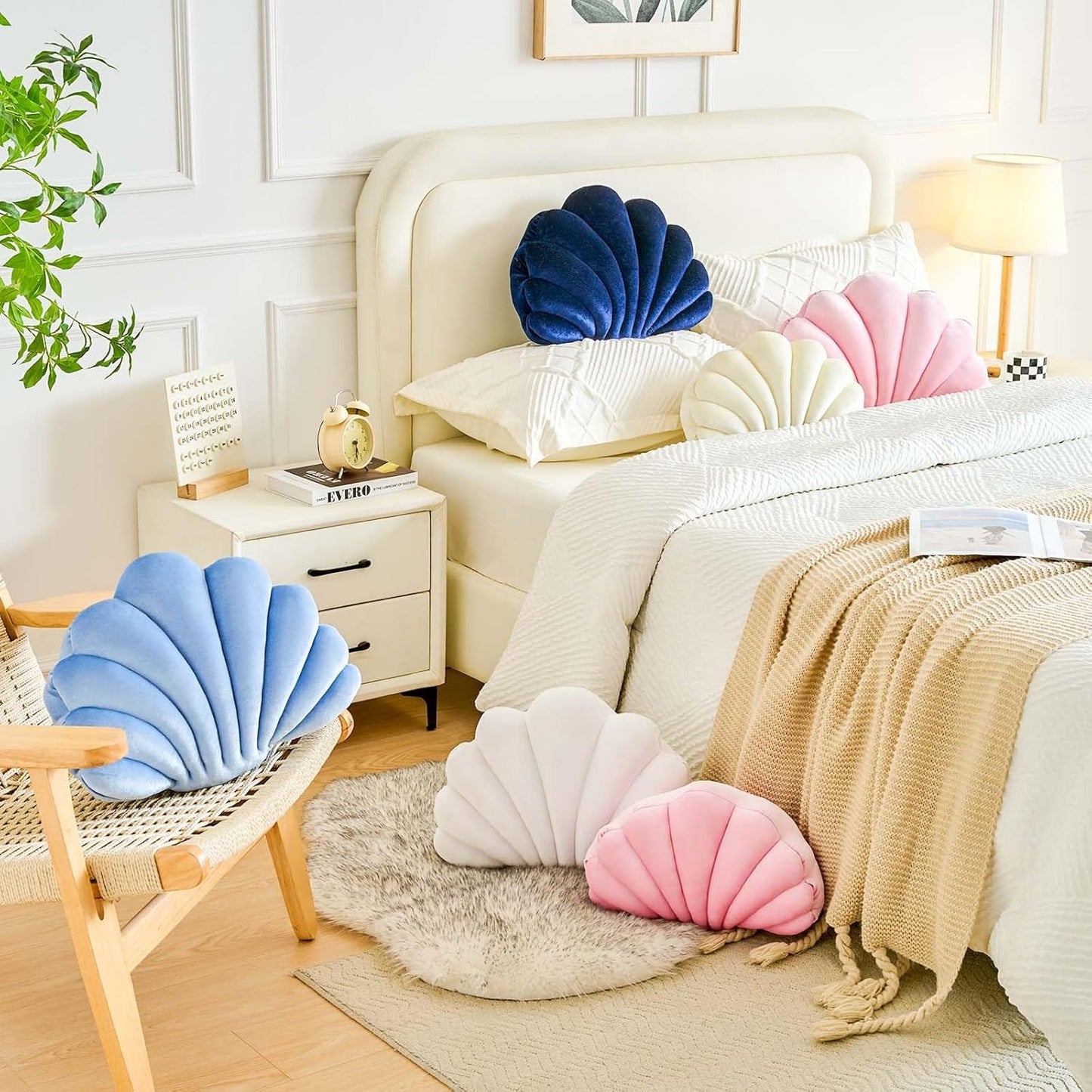 Navy Blue Seashell Throw Pillows, Shell Shaped Throw Pillows, 18 Inch Soft Velvet Home Decorative Pillow Plush Cushion for Bed Couch Living Sofa Room Decor Accent Throw Pillow