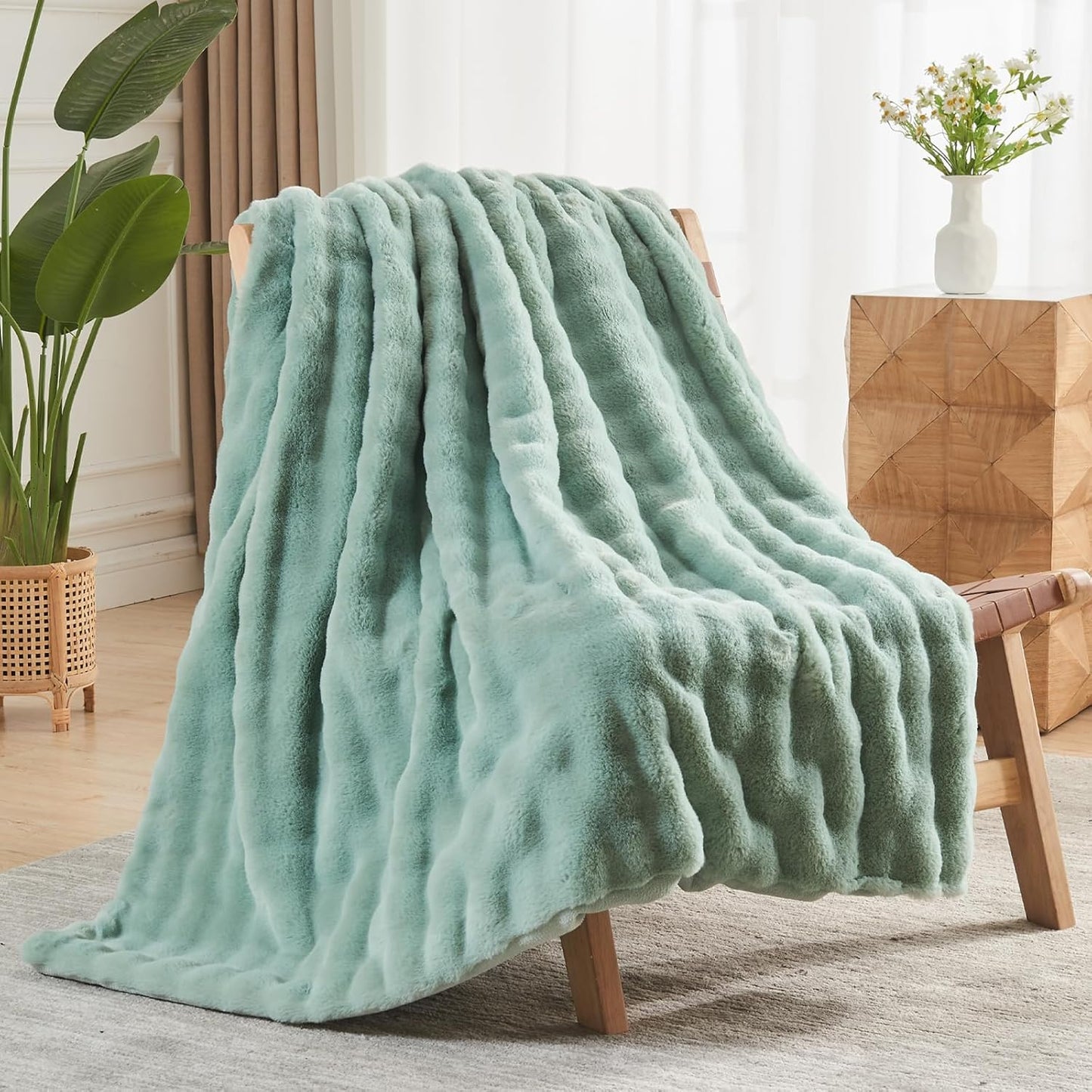 NEWCOSPLAY Faux Fur Twin Blanket Sage Green Bubble Blanket Thick Warm Soft for Couch Sofa Bed 550GSM (New Sage Green, Twin(60"x80"))