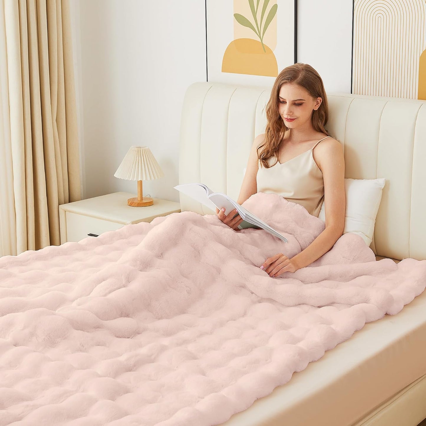 Pink Cozy Faux Fur Twin Blanket for Living Room Bedroom 60x80 Thick Ultra Soft Fuzzy Throw Blanket Fluffy Furry Bed Comforter Home Gifts 860 GSM