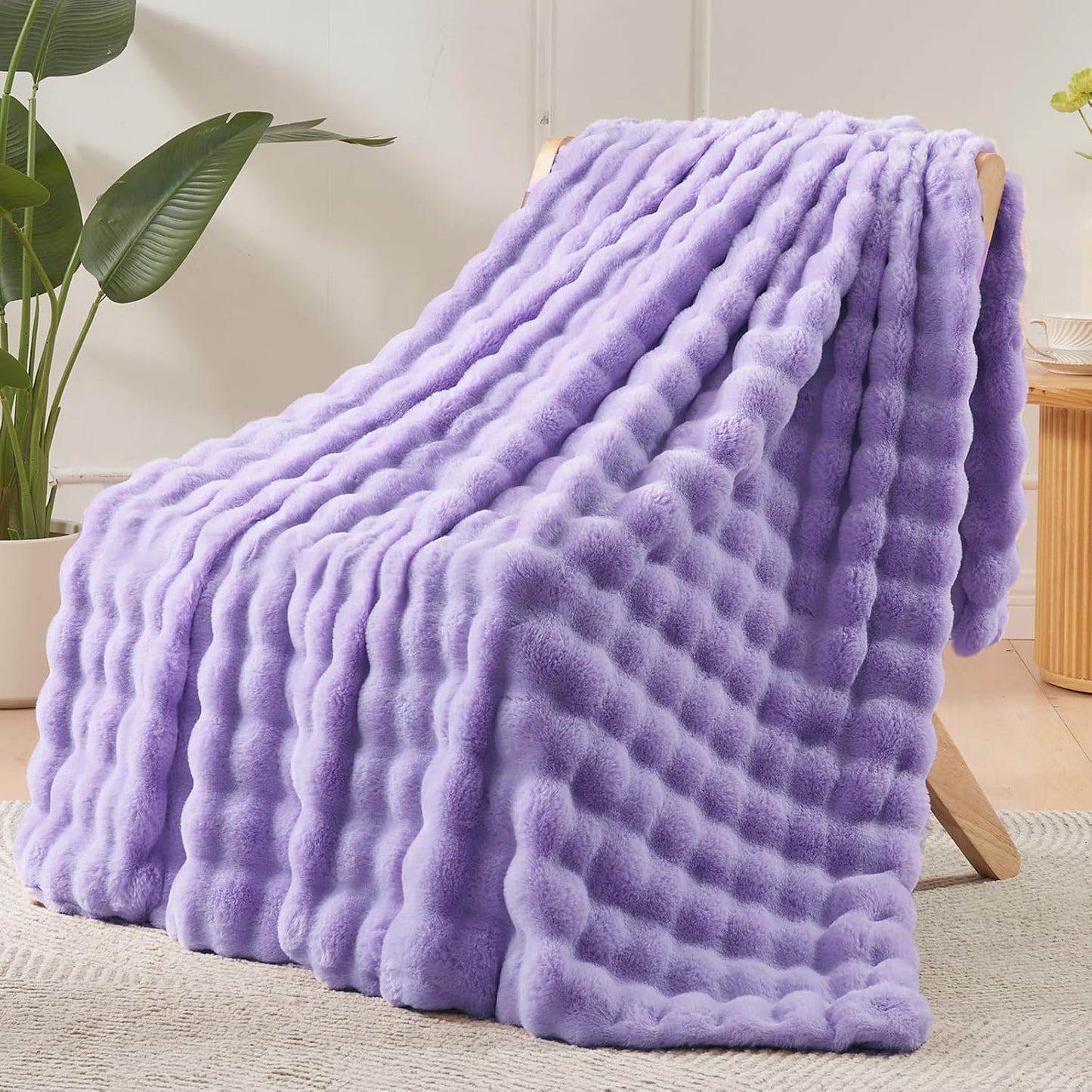 NEWCOSPLAY Faux Fur Twin Blanket Lavender Bubble Blanket Thick Warm Soft for Couch Sofa Bed 550GSM (Lavender, Twin(60"x80"))