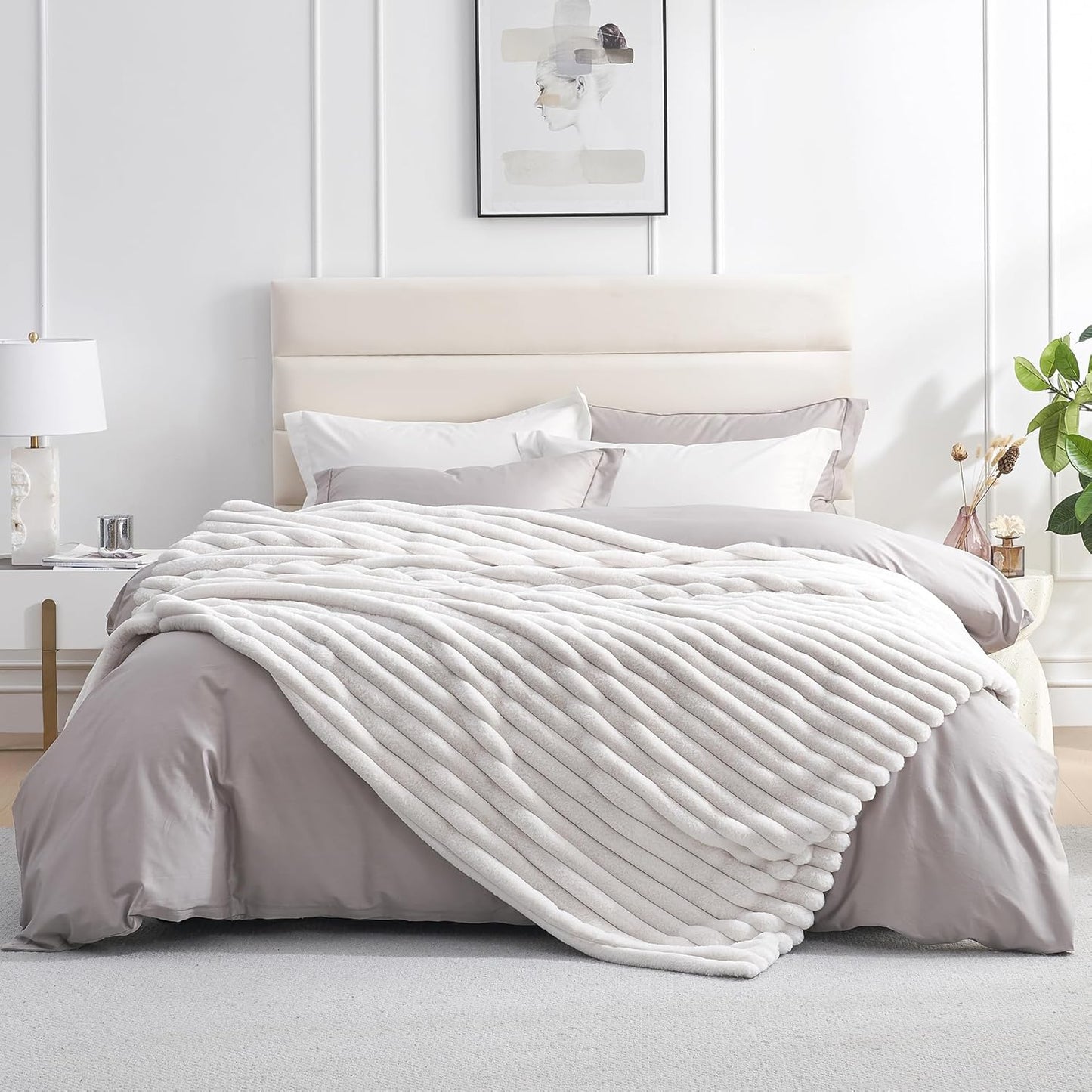 Amélie Home Faux Fur Throw Blanket for Couch, Cozy Fuzzy Fluffy Fur Luxurious Soft Striped Plush Gift Blankets for Family Sofa Chair Bed Living Room Bedroom, 60"x80", Ivory