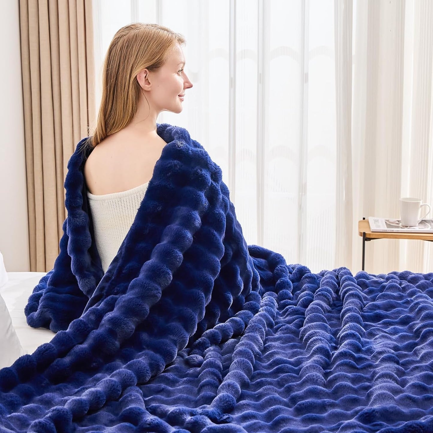 NEWCOSPLAY Faux Fur Throw Blanket Dark Navy Bubble Blanket Thick Warm Soft for Couch Sofa Bed 550GSM (Dark Navy, Throw(50"x60"))