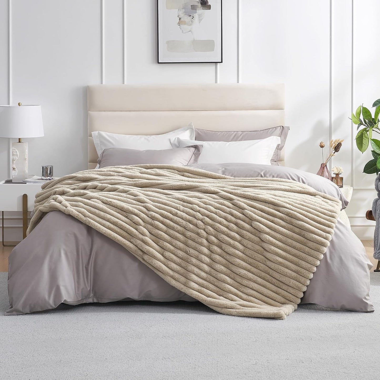 Amélie Home Faux Fur Throw Blanket for Couch, Cozy Fuzzy Fluffy Fur Luxurious Soft Striped Plush Gift Blankets for Family Sofa Chair Bed Living Room Bedroom, 60"x80", Beige