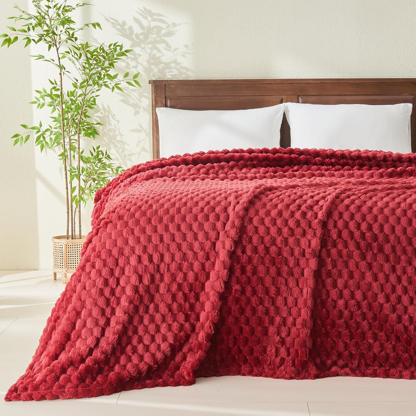 NEWCOSPLAY Super Soft King Blanket Red Premium Silky Flannel Fleece 3D Clouds Stylish Jacquard Lightweight Bed Blanket All Season Use 350GSM (Red, King(90"x110"))