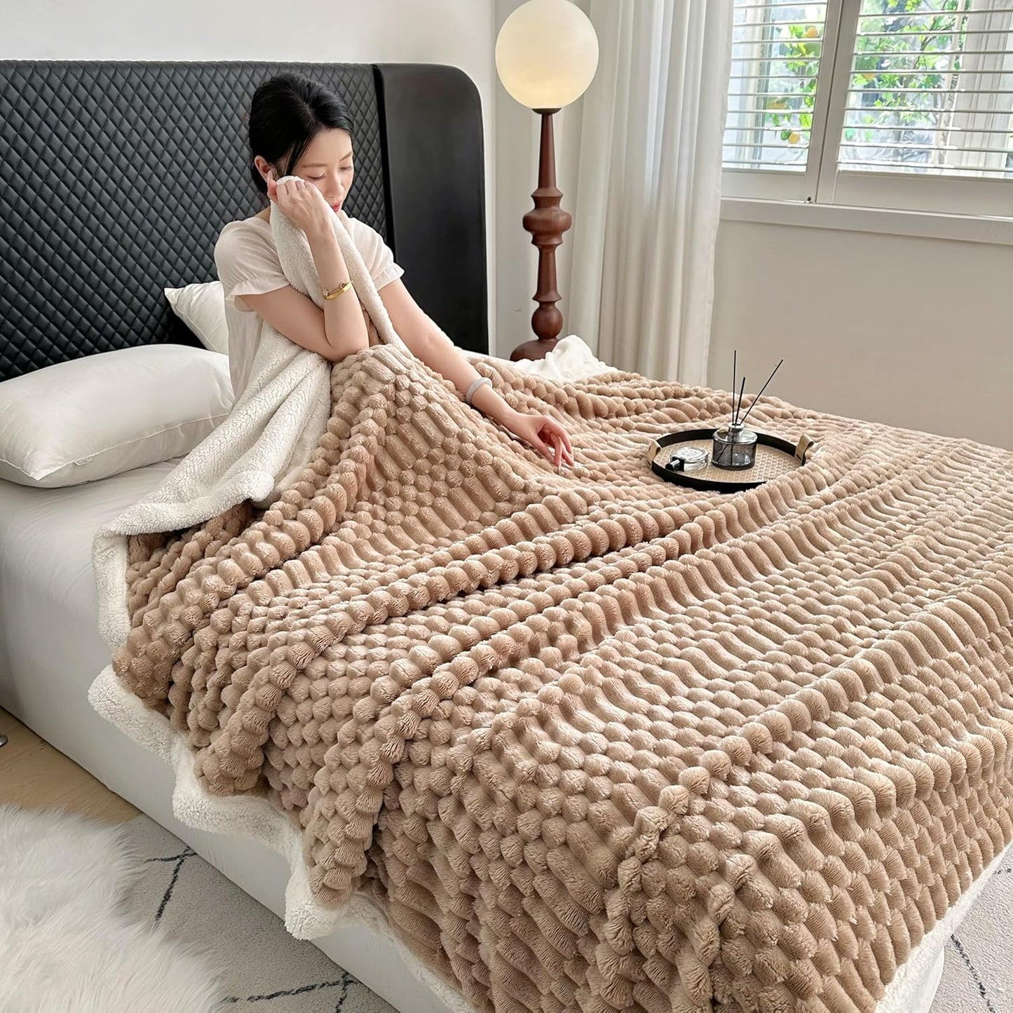 UKELER Sherpa Bed Blanket 80 × 90 inch, Ultra Soft Queen Size Throw Blanket for All Season, 470 GSM Cozy Plush Striped Fleece Blankets for Bedroom Living Room Dorm Hostel Sofa Camping, Camel