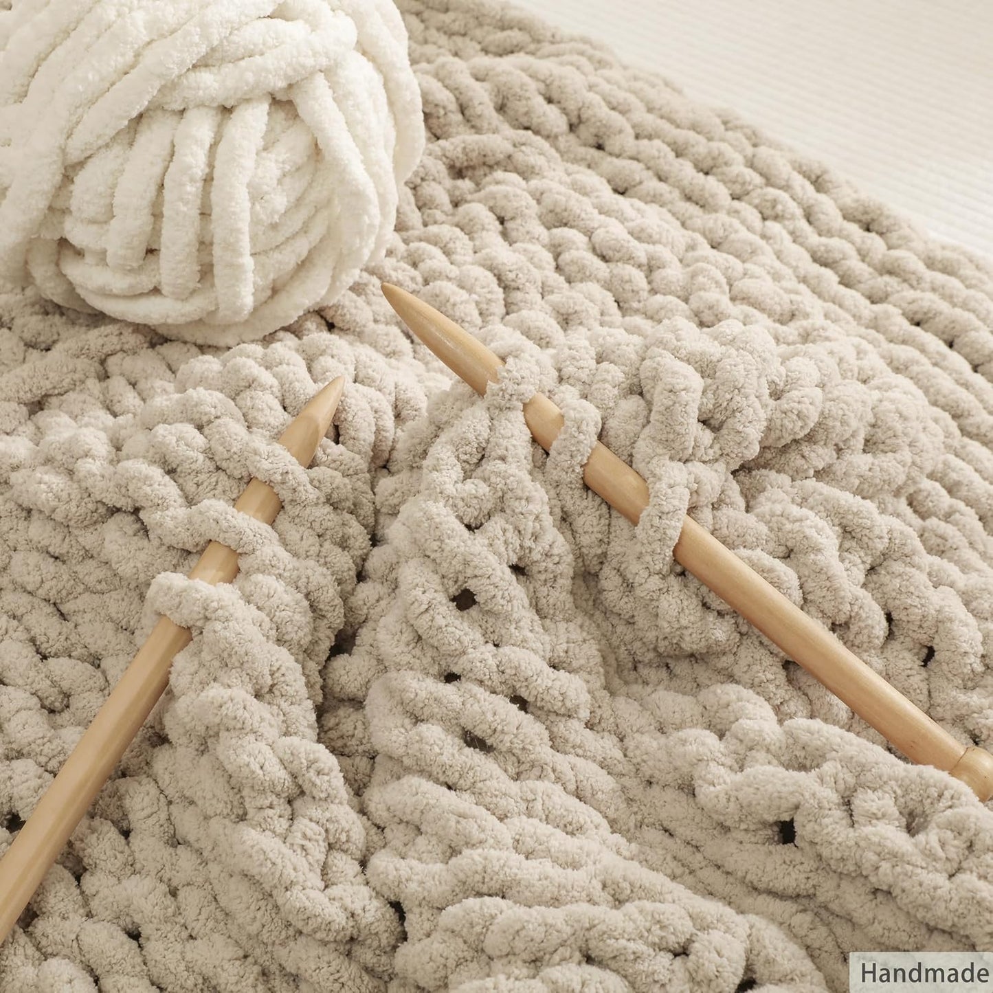 WESHIONGOO Chunky Knit Blanket Throw 40"×40" Knitted Throw Blankets for Couch Bed Fluffy Soft Blanket with Jumbo Chenille Yarn Thick 100% Handmade (Linen)
