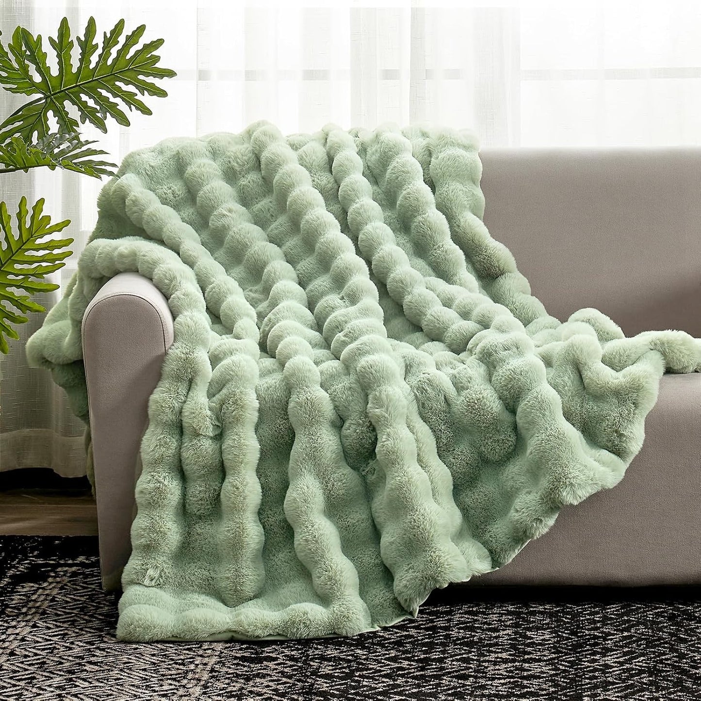Cozy Bliss Faux Fur Throw Blanket for Couch, Fuzzy Soft Plush Thick Bubble Blanket for Sofa Bedroom Living Room, 60 * 80 Inches Sage Green