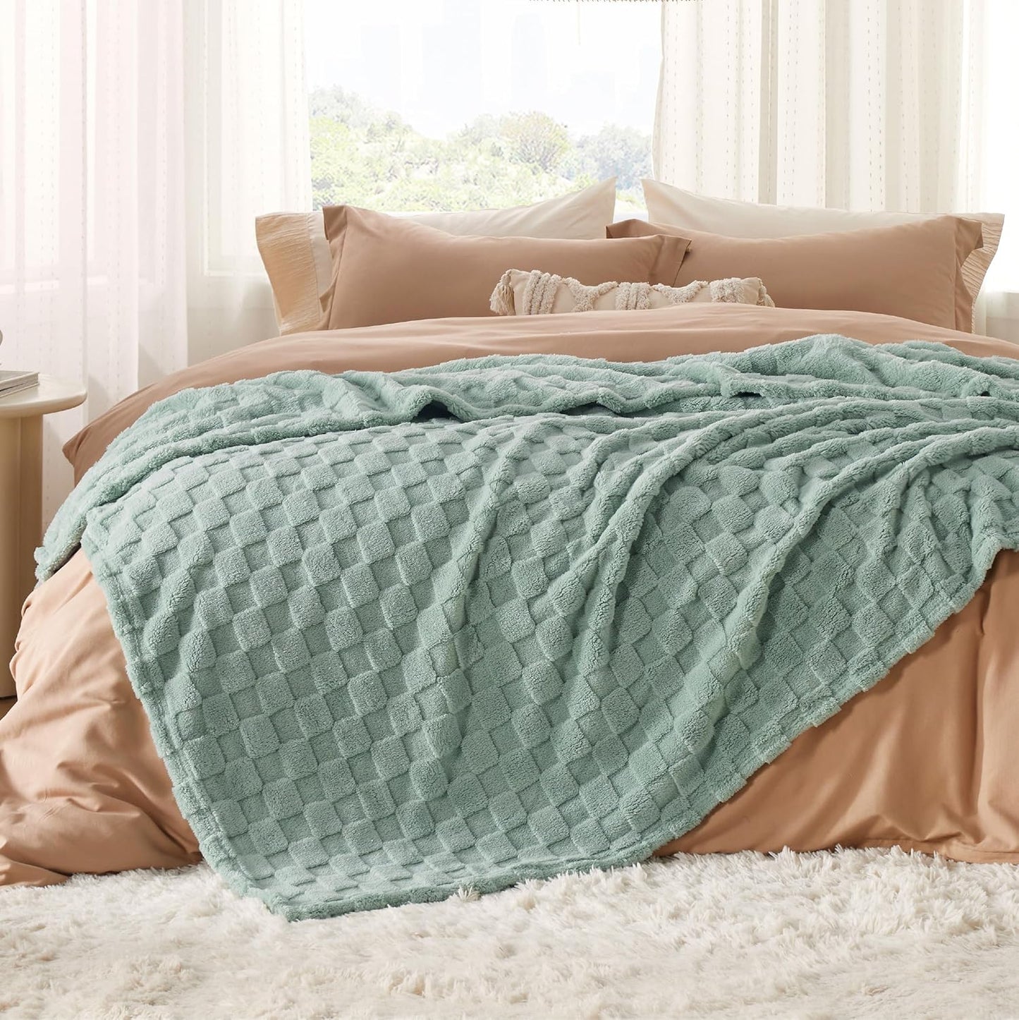 Bedsure GentleSoft King Size Blanket for Bed - Super Soft Cozy Blankets for Women Men Girls, Large Fuzzy Fleece Throw for Bedroom Decor, Sage Green,108x90 Inches