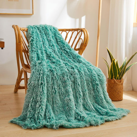 XeGe Luxury Fluffy Throw Blanket, Emerald Green Soft 50x60 Faux Fur Blanket Throw, Shaggy Plush Decorative Couch Blanket, Cute Furry Throw Fuzzy Blanket for Sofa Bed, Ombre Emerald Green