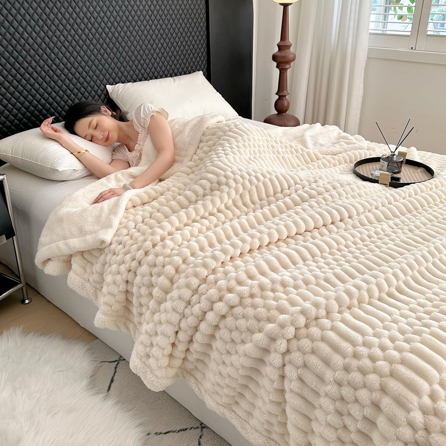 UKELER Sherpa Bed Blankets 80 × 90 inch, Ultra Soft Queen Size Throw Blanket for All Season, 470 GSM Cozy Plush Striped Fleece Blanket for Bedroom Living Room Dorm Hostel Sofa Camping, Off White